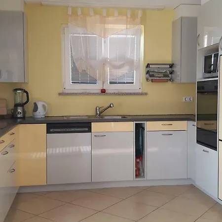 Apartman Kristal * Πόρετς